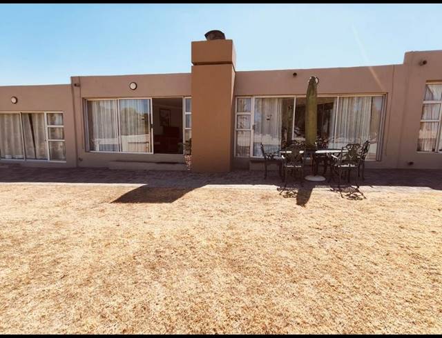 2 BEDROOM HOUSE FOR SALE IN VAAL MARINA